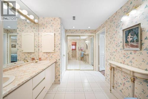 23 Balding Court, Toronto, ON - Indoor Photo Showing Bathroom
