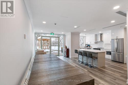 #611 - 398 Eglinton Avenue E, Toronto, ON - Indoor Photo Showing Kitchen With Upgraded Kitchen