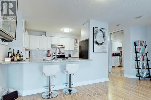 201 - 90 Dale Avenue, Toronto, ON - Indoor Photo Showing Kitchen With Upgraded Kitchen