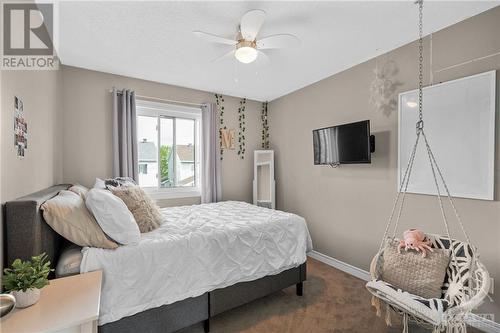 Bedroom - 961 Como Crescent, Ottawa, ON - Indoor Photo Showing Bedroom
