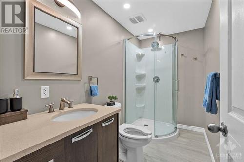Basement 3-piece bath - 961 Como Crescent, Ottawa, ON - Indoor Photo Showing Bathroom