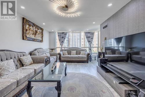 602 - 5785 Yonge Street, Toronto, ON - Indoor Photo Showing Living Room