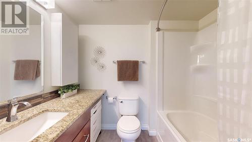 218 5303 Universal Crescent, Regina, SK - Indoor Photo Showing Bathroom