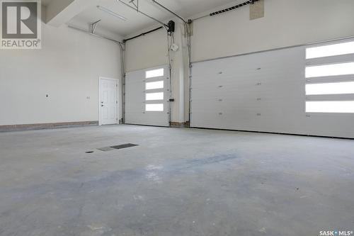 4260 Elderberry Crescent, Regina, SK - Indoor Photo Showing Garage