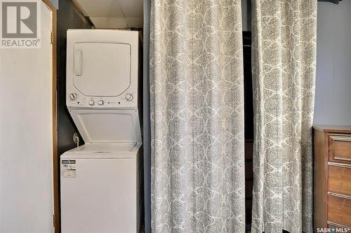343 Green Avenue, Regina Beach, SK - Indoor Photo Showing Laundry Room