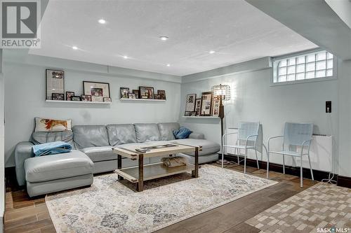 88 Angus Crescent, Regina, SK - Indoor Photo Showing Living Room