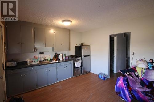 1125 116 Avenue, Dawson Creek, BC - Indoor Photo Showing Kitchen