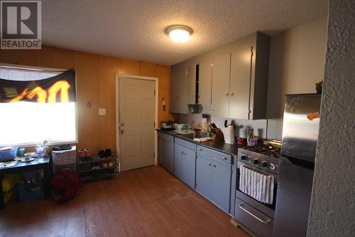 1125 116 Avenue, Dawson Creek, BC - Indoor Photo Showing Kitchen With Double Sink