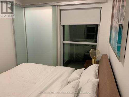 2203 - 1 Yorkville Avenue, Toronto, ON - Indoor Photo Showing Bedroom