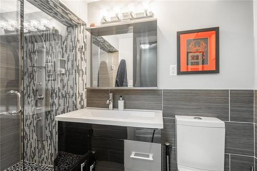 224 Weybourne Road, Oakville, ON - Indoor Photo Showing Bathroom