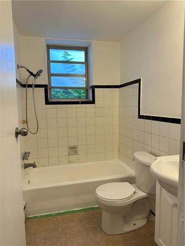 169 Park Row S|Unit #9, Hamilton, ON - Indoor Photo Showing Bathroom