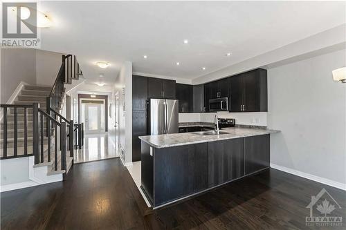 900 Littlerock Street, Ottawa, ON - Indoor Photo Showing Kitchen With Upgraded Kitchen