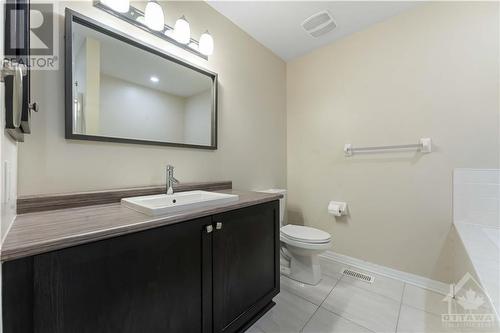 900 Littlerock Street, Ottawa, ON - Indoor Photo Showing Bathroom