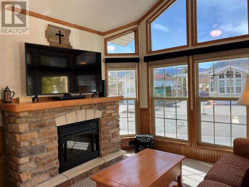 1383 Silver Sands Road Unit# 120, Sicamous, BC - Indoor Photo Showing Living Room With Fireplace