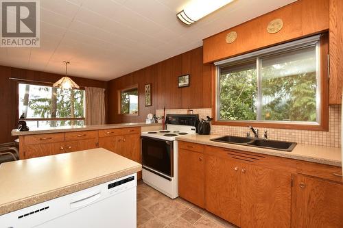 2226 Blind Bay Road, Blind Bay, BC - Indoor Photo Showing Kitchen With Double Sink