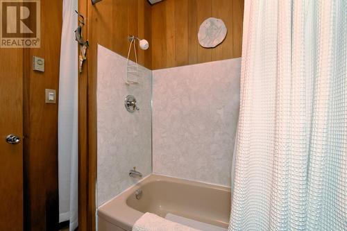 2226 Blind Bay Road, Blind Bay, BC - Indoor Photo Showing Bathroom
