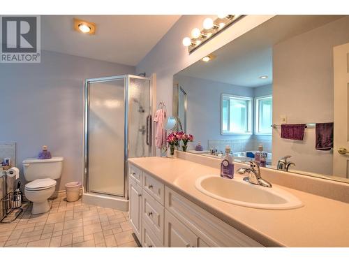 2460 Blind Bay Road, Blind Bay, BC - Indoor Photo Showing Bathroom