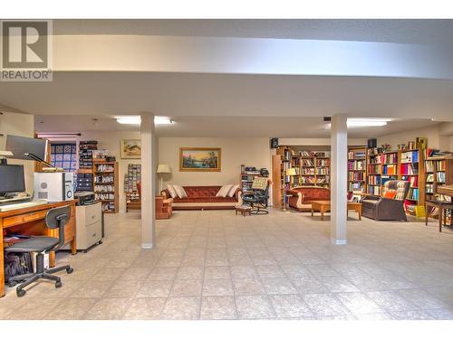 2460 Blind Bay Road, Blind Bay, BC - Indoor