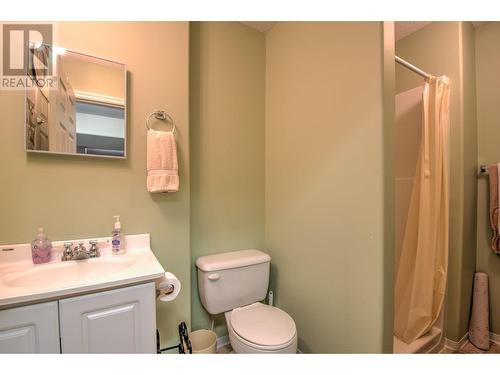 2460 Blind Bay Road, Blind Bay, BC - Indoor Photo Showing Bathroom