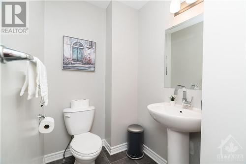 184 Den Haag Drive, Ottawa, ON - Indoor Photo Showing Bathroom