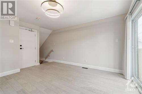 383 & 385 Brant Street, Ottawa, ON - Indoor Photo Showing Other Room