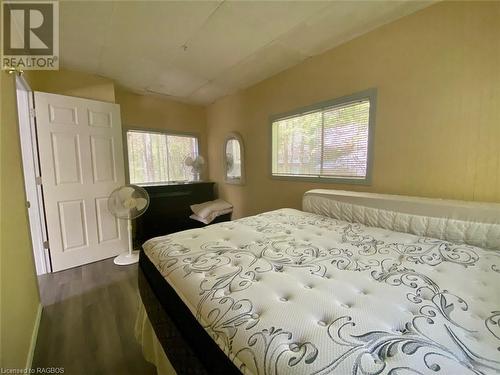 42 Thompson Avenue, Saugeen Indian Reserve 29, ON - Indoor Photo Showing Bedroom