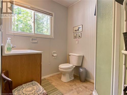 42 Thompson Avenue, Saugeen Indian Reserve 29, ON - Indoor Photo Showing Bathroom