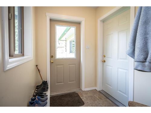 403 8Th Street S, Kaslo, BC - Indoor Photo Showing Other Room
