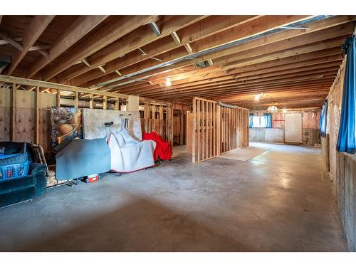 403 8Th Street S, Kaslo, BC - Indoor Photo Showing Basement