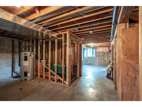 403 8Th Street S, Kaslo, BC - Indoor Photo Showing Basement