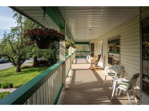 403 8Th Street S, Kaslo, BC - Outdoor With Deck Patio Veranda With Exterior