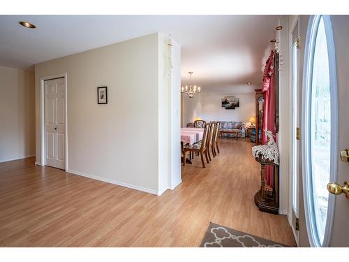 403 8Th Street S, Kaslo, BC - Indoor Photo Showing Other Room