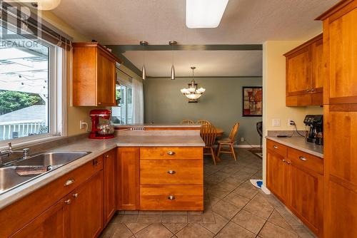 4376 Turner Road, Prince George, BC - Indoor Photo Showing Kitchen With Double Sink