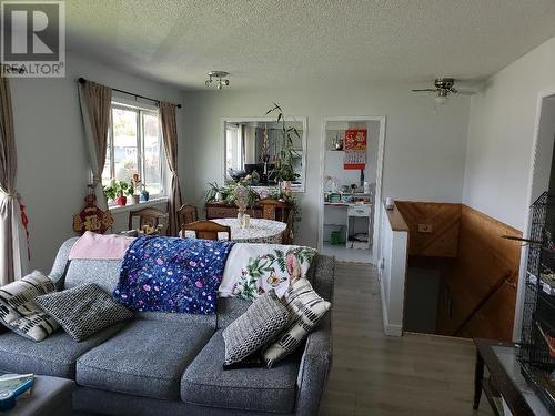 5015 Mcrae Crescent, Terrace, BC - Indoor Photo Showing Living Room
