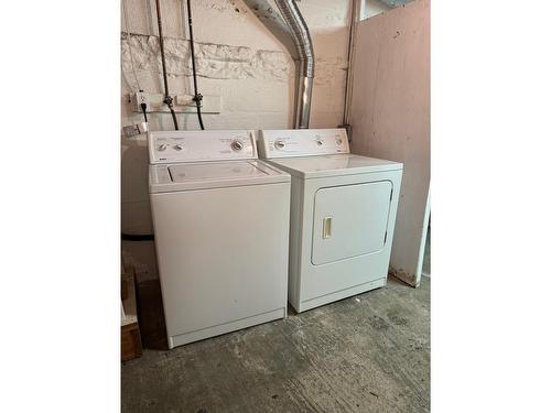 1367 Second Avenue, Trail, BC - Indoor Photo Showing Laundry Room