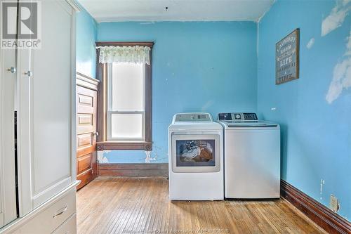 257 Road 10, Kingsville, ON - Indoor Photo Showing Laundry Room