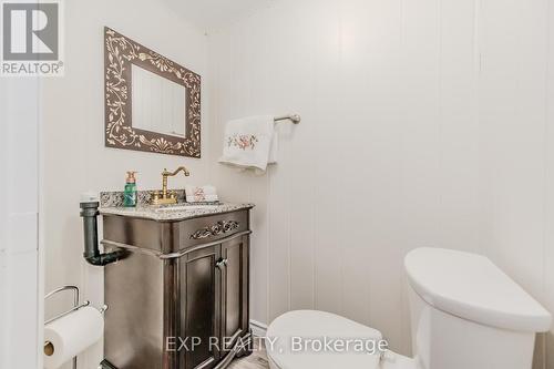 662 College Avenue W, Guelph, ON - Indoor Photo Showing Bathroom