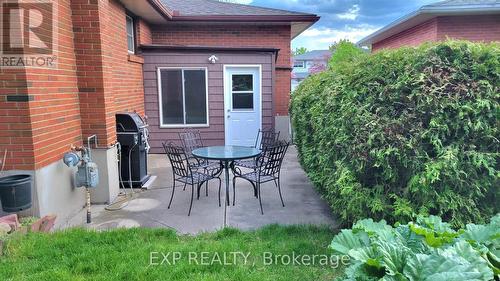 662 College Avenue W, Guelph, ON - Outdoor