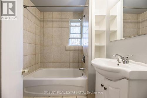 17 Mccalla Drive, St. Catharines, ON - Indoor Photo Showing Bathroom