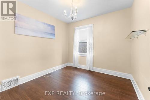 4862 Fourth Avenue, Niagara Falls, ON - Indoor Photo Showing Other Room