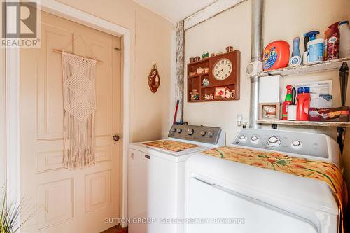 7360 Longwoods Road, Strathroy-Caradoc, ON - Indoor Photo Showing Laundry Room