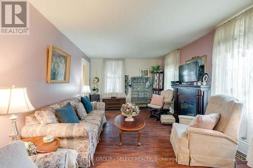 7360 Longwoods Road, Strathroy-Caradoc, ON - Indoor Photo Showing Living Room With Fireplace