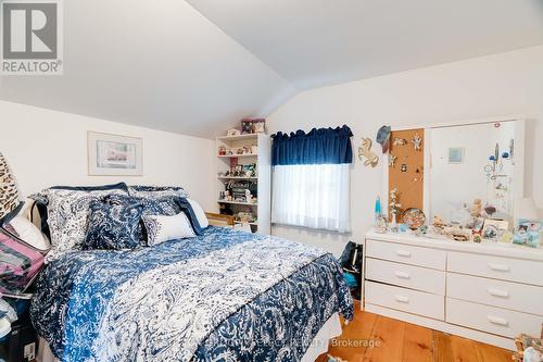 7360 Longwoods Road, Strathroy-Caradoc, ON - Indoor Photo Showing Bedroom