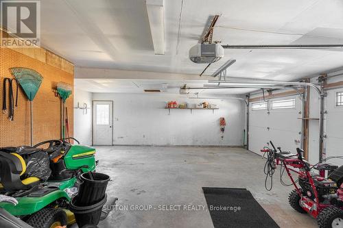 4 Waterloo Street, North Middlesex, ON - Indoor Photo Showing Garage