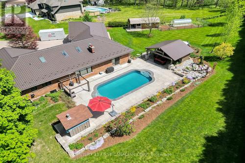 3983 Southwinds Court, London, ON - Outdoor With In Ground Pool