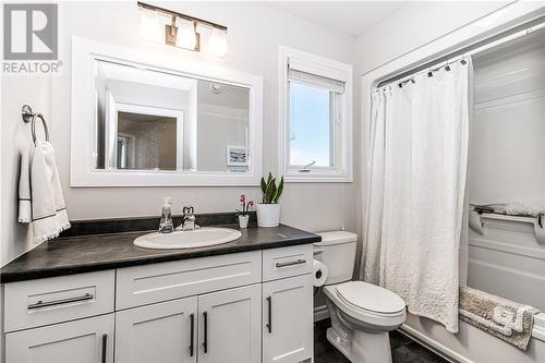 26 Fieldstone Drive, Sudbury, ON - Indoor Photo Showing Bathroom