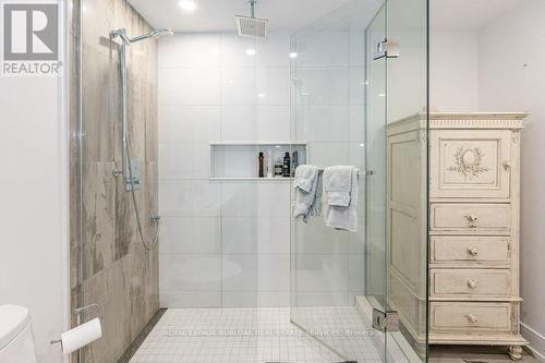 301 - 430 Pearl Street, Burlington, ON - Indoor Photo Showing Bathroom
