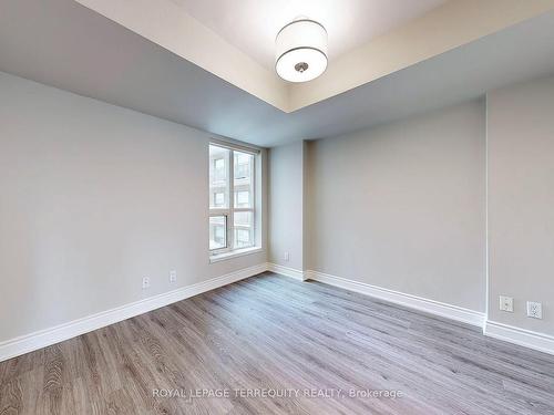 301-212 Eglinton Ave E, Toronto, ON - Indoor Photo Showing Other Room
