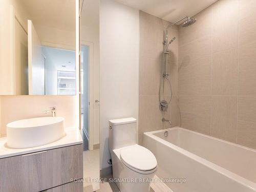 210-28 Ann St, Mississauga, ON - Indoor Photo Showing Bathroom