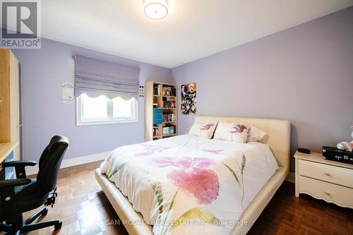 35 Hanton Crescent, Caledon, ON - Indoor Photo Showing Bedroom